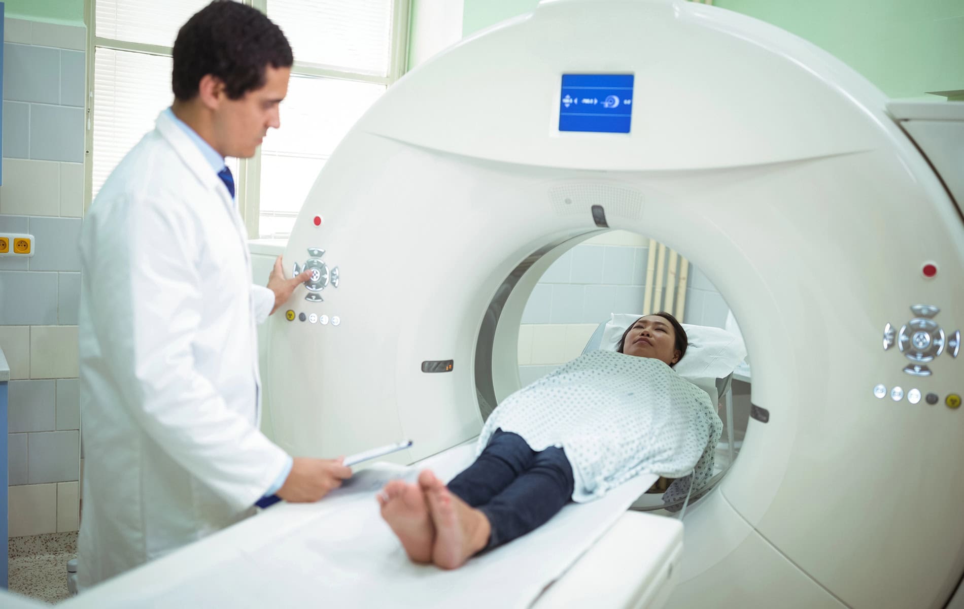 dual-energy-ct-bildgebung-anwendung-indikationen-vorteile